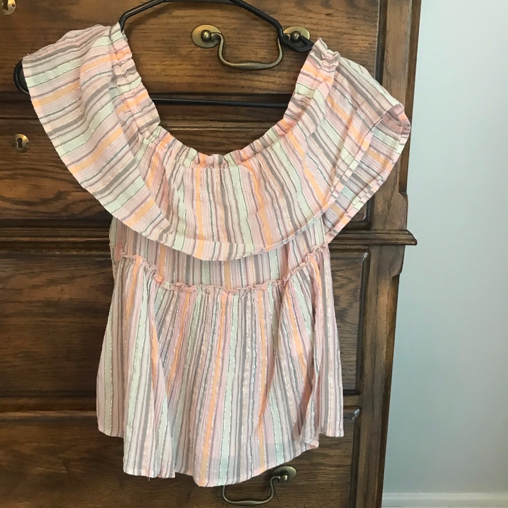 Off the shoulder cropped blouse